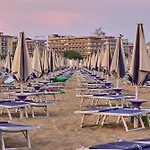 Lido Dei Pini Modern Escape Daire Bibione