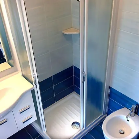 Lido Dei Pini Modern Escape Апартаменти