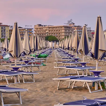 Lido Dei Pini Modern Escape Апартаменти Бібіоне