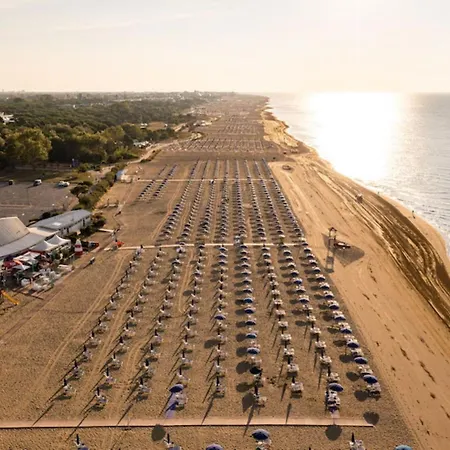 Lido Dei Pini Modern Escape * Бібіоне