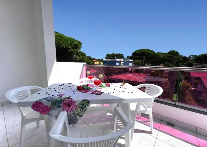 Lido Dei Pini Modern Escape * ביביונה