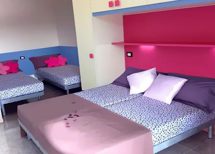 Апартаменти Lido Dei Pini Modern Escape *