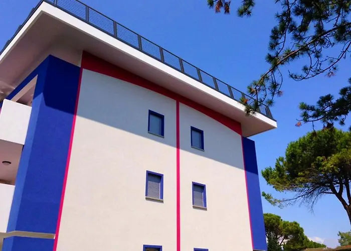 Lido Dei Pini Modern Escape Апартаменти *