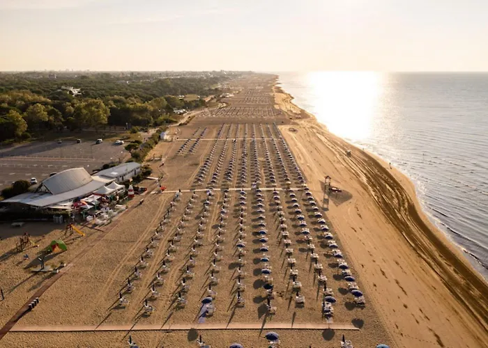 Lido Dei Pini Modern Escape * Бібіоне